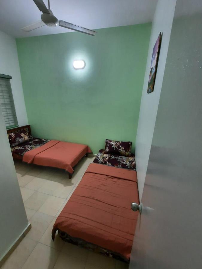 Homestay Dr. Z Klang Exterior foto